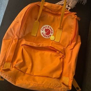 fjallraven kanken orange backpack